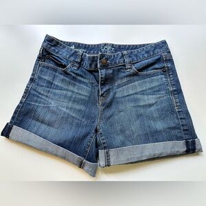 Loft denim shorts. Roll up hem. 4” seam when rolled. Size 4.